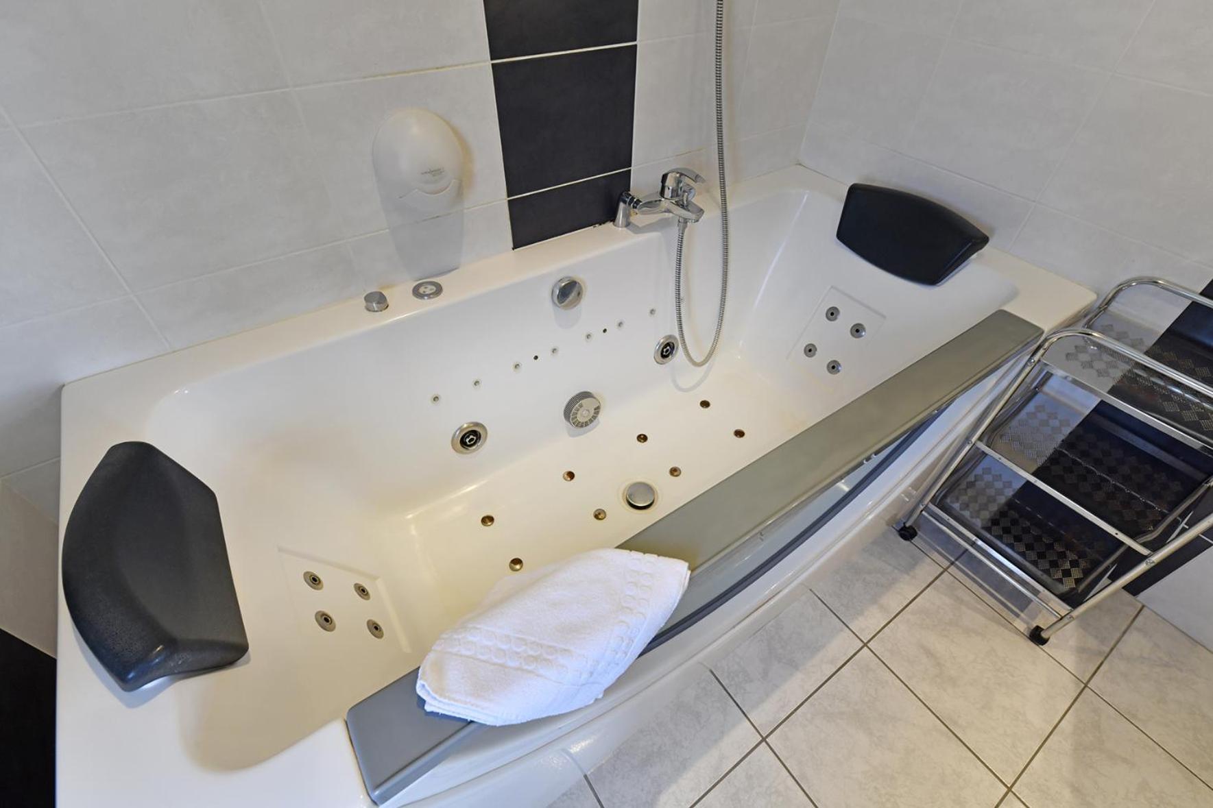 Hostellerie Du Cantal Мюра Экстерьер фото